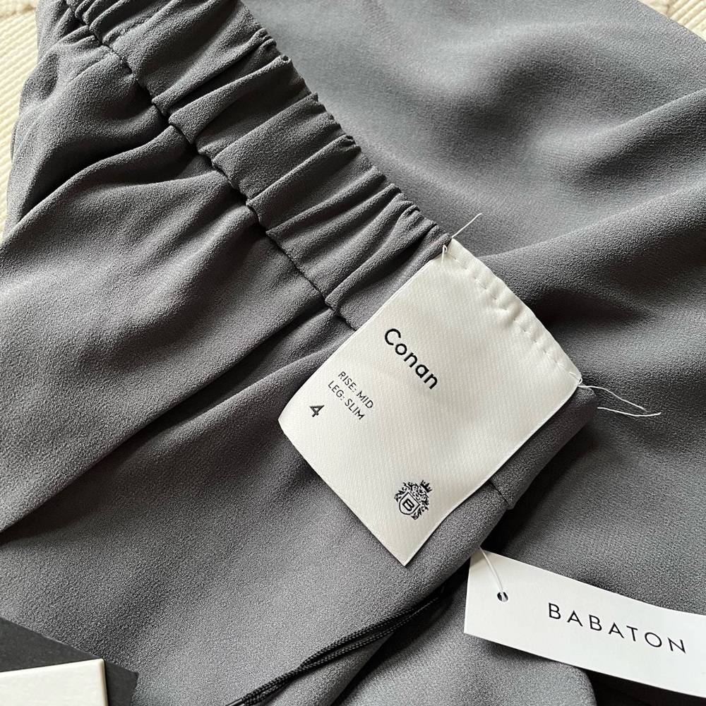 Babaton size 4 slim fit bring you the tag
